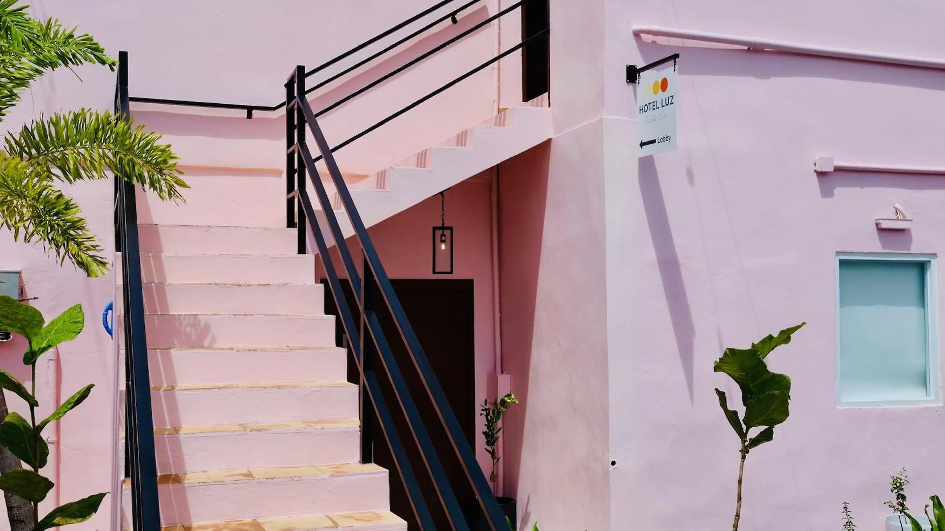 Room 15 Skyline Sips & Santurce Charm Σαν Χουάν Ξενοδοχείο